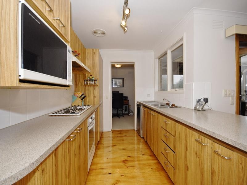 25 Orna Street, Ferntree Gully VIC 3156