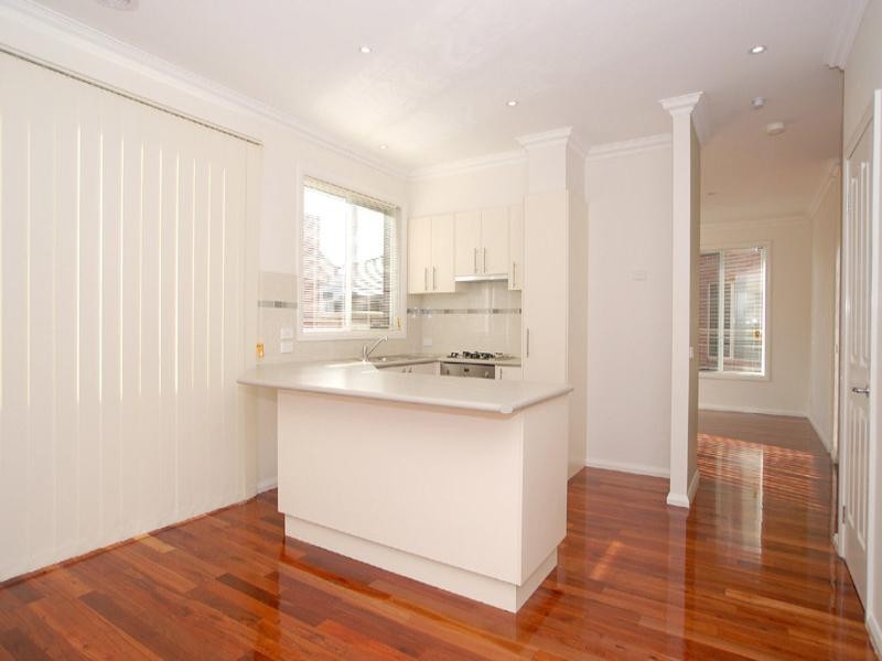 2/1399 High Street Road, Wantirna South VIC 3152