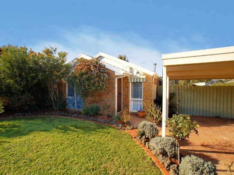 35 Cheryl Crescent, Ferntree Gully VIC 3156