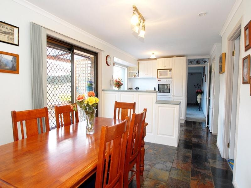 35 Cheryl Crescent, Ferntree Gully VIC 3156