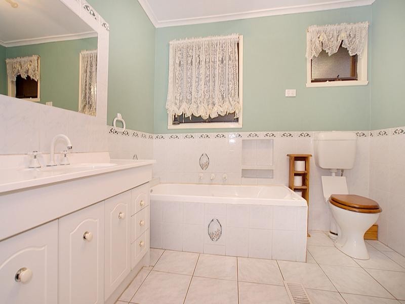 5 Agora Boulevard, Ferntree Gully VIC 3156