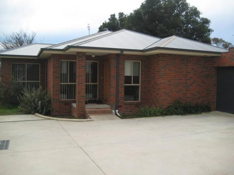 2/79 Forest Road, Ferntree Gully VIC 3156
