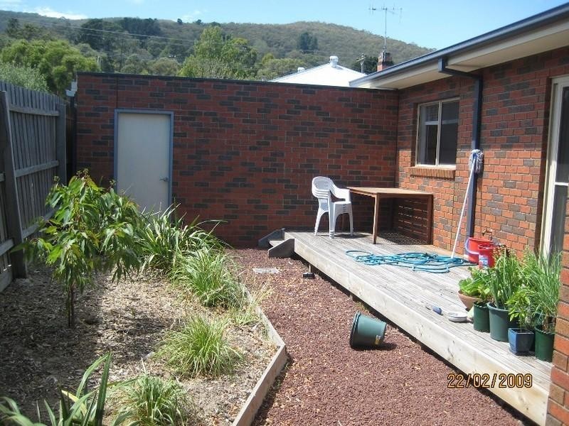 2/79 Forest Road, Ferntree Gully VIC 3156
