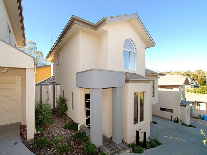 2/14 McNabb Street, Berwick VIC 3806