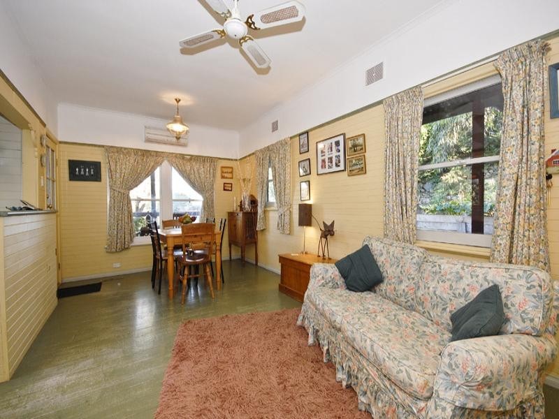 2 Jean Street, Upper Ferntree Gully VIC 3156