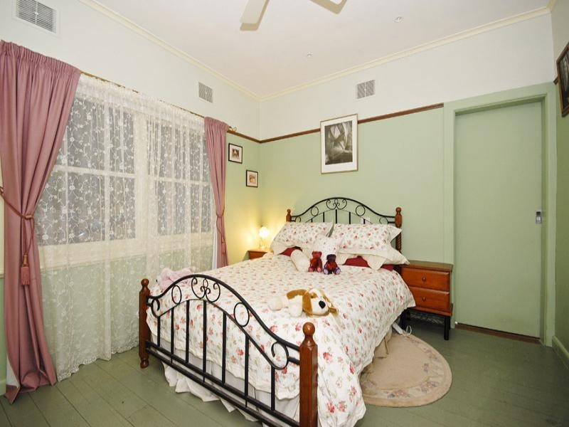 2 Jean Street, Upper Ferntree Gully VIC 3156