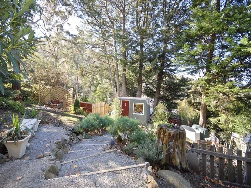 2 Jean Street, Upper Ferntree Gully VIC 3156