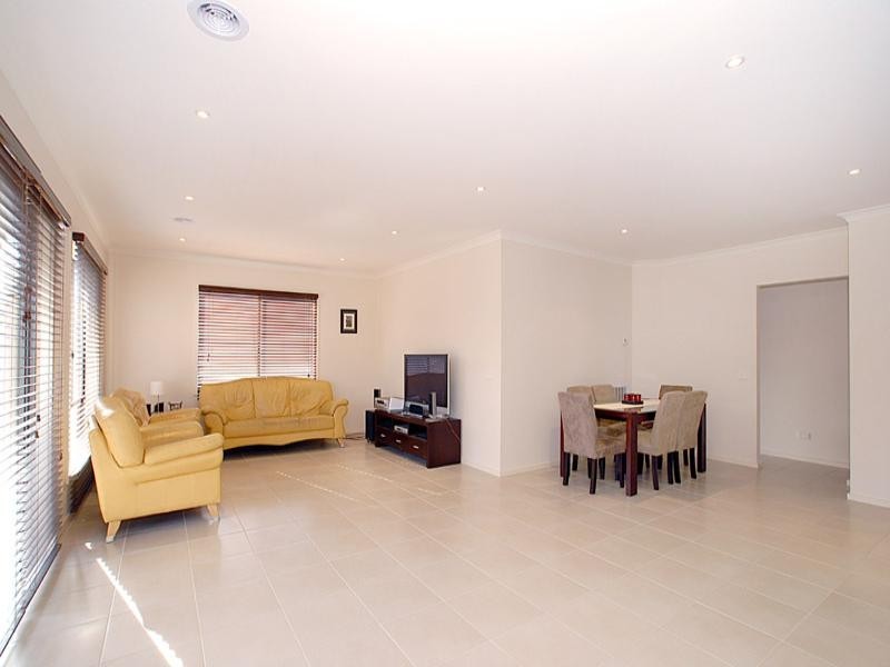 72 Grices Road, Berwick VIC 3806