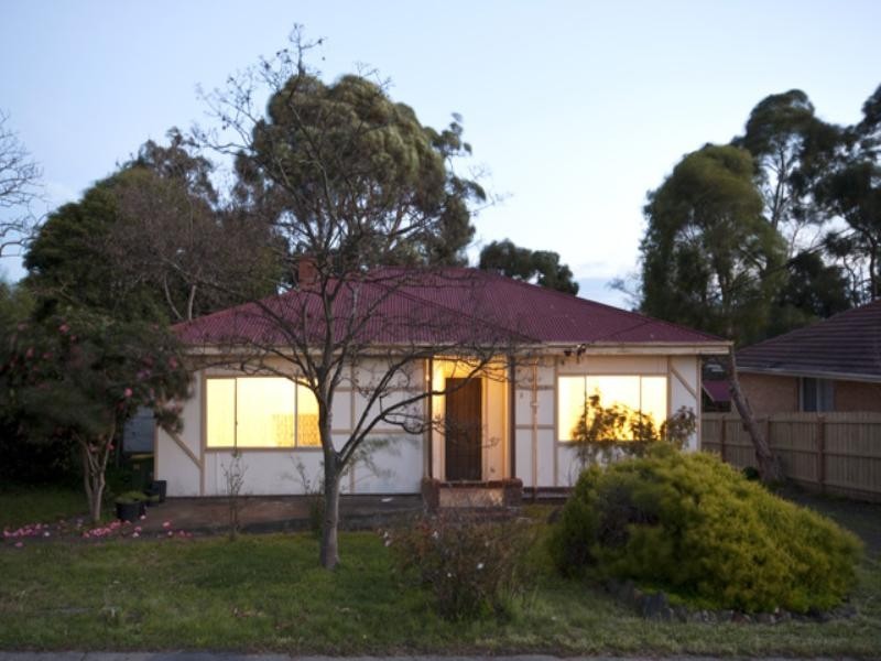 8 The Glen, Ferntree Gully VIC 3156