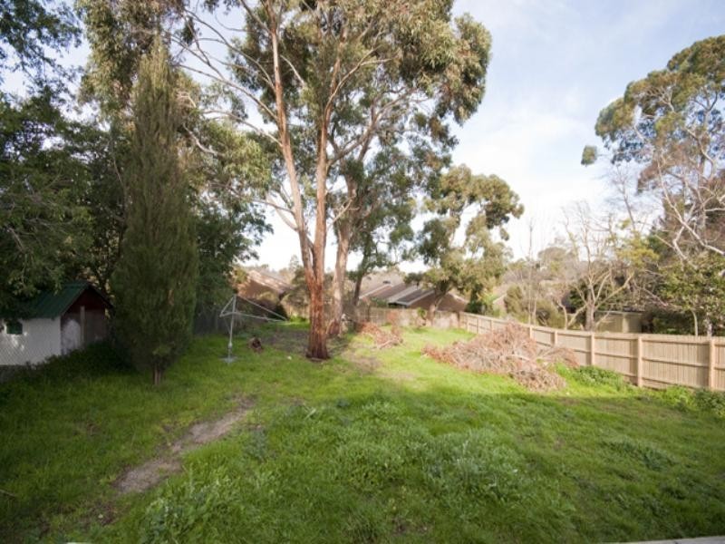 8 The Glen, Ferntree Gully VIC 3156