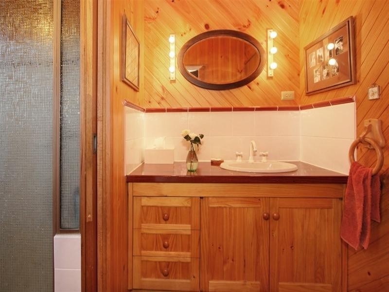 1 Kookaburra Avenue, Tecoma VIC 3160