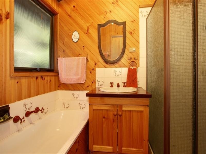 1 Kookaburra Avenue, Tecoma VIC 3160