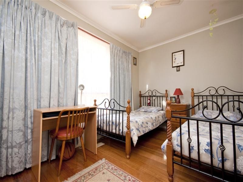 4 Manuka Drive, Ferntree Gully VIC 3156