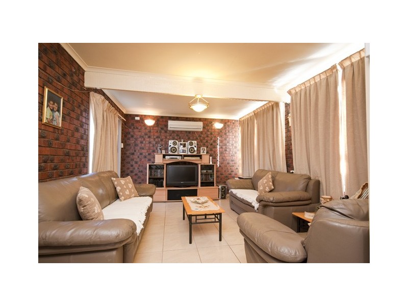 4 Manuka Drive, Ferntree Gully VIC 3156