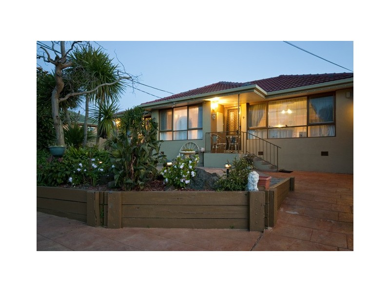 4 Manuka Drive, Ferntree Gully VIC 3156