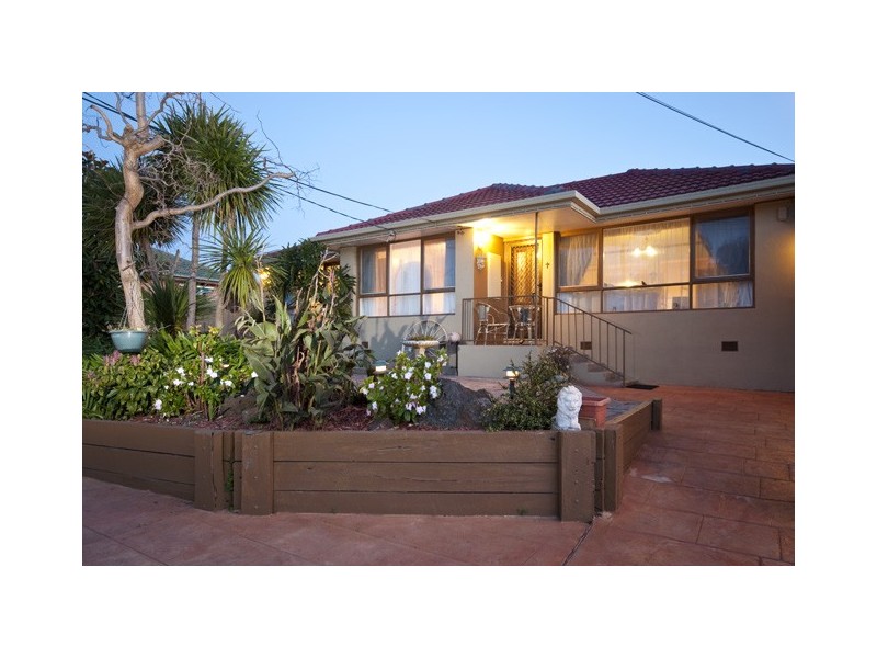 4 Manuka Drive, Ferntree Gully VIC 3156