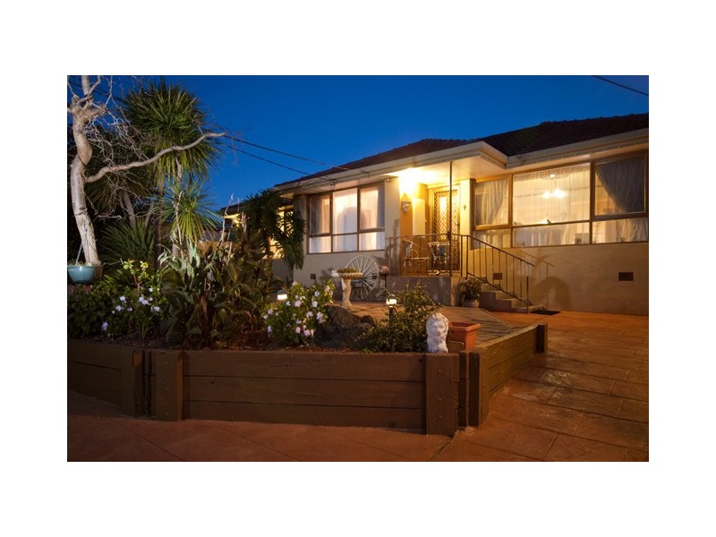 4 Manuka Drive, Ferntree Gully VIC 3156