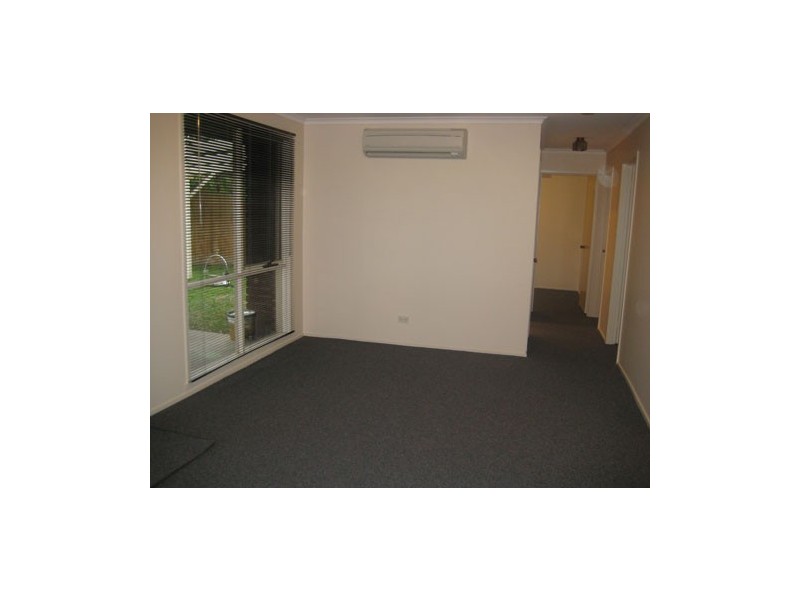 8 Merlin Crescent, Ferntree Gully VIC 3156