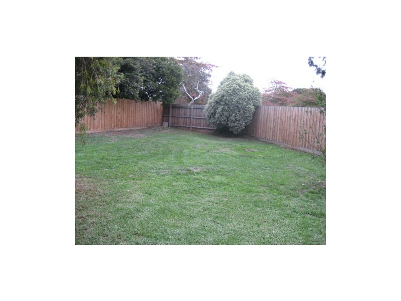 8 Merlin Crescent, Ferntree Gully VIC 3156