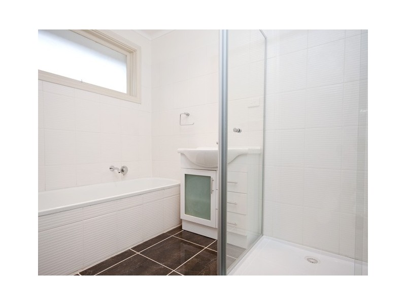 1/6 Renwick Road, Ferntree Gully VIC 3156