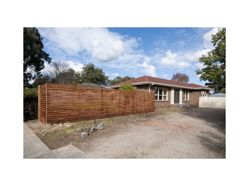 1/6 Renwick Road, Ferntree Gully VIC 3156