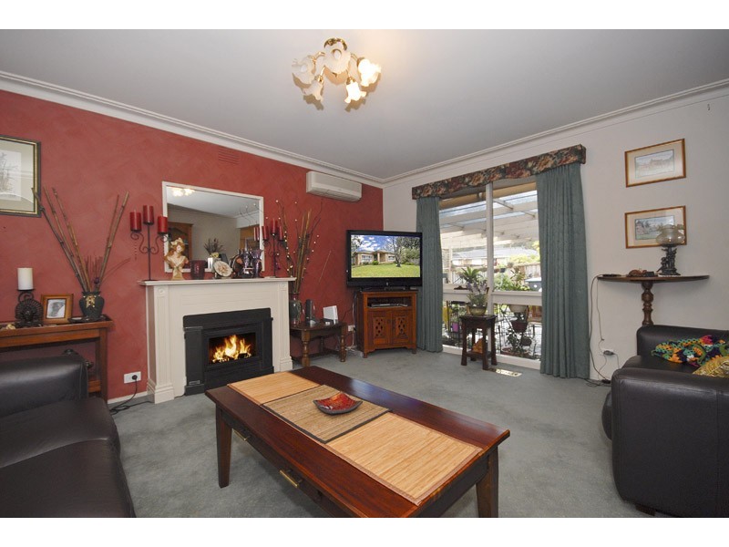 2 Sycamore Crescent, Boronia VIC 3155