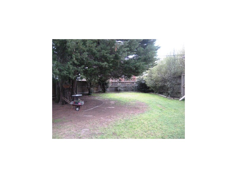 2 Sycamore Crescent, Boronia VIC 3155