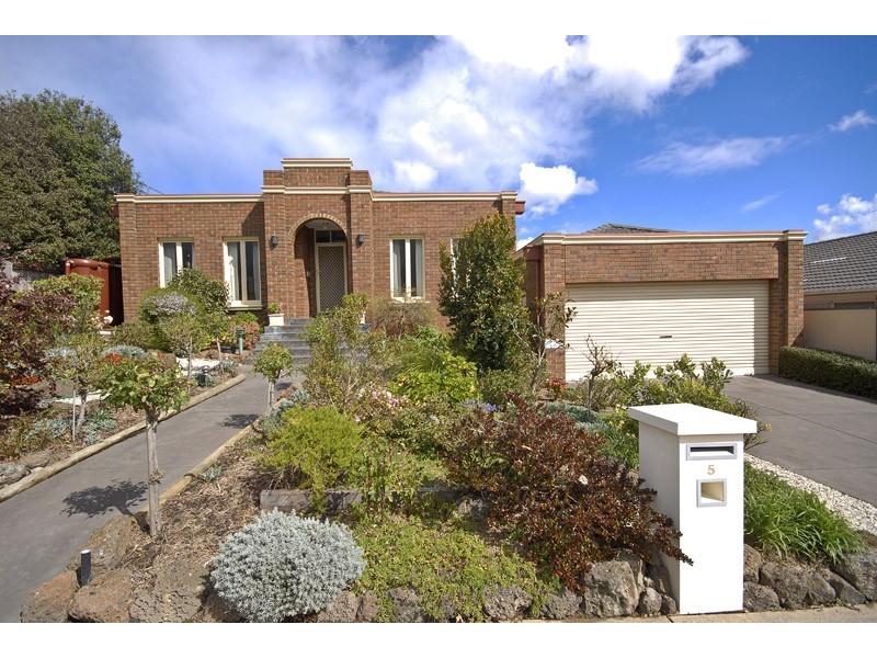 5 Pendelton Place, Lysterfield VIC 3156