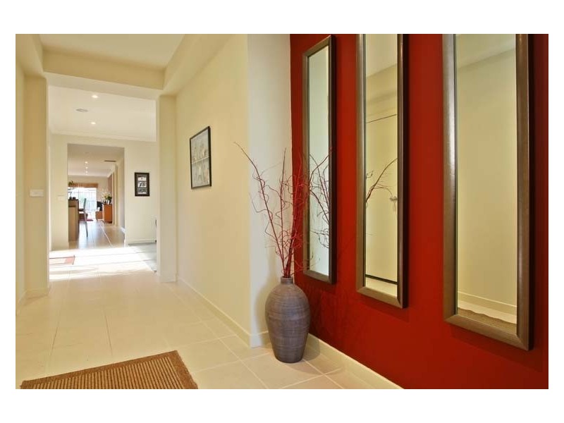 14 Monbulk Crescent, Rowville VIC 3178