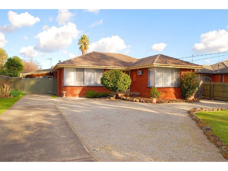 132 Lomond Avenue, Kilsyth VIC 3137