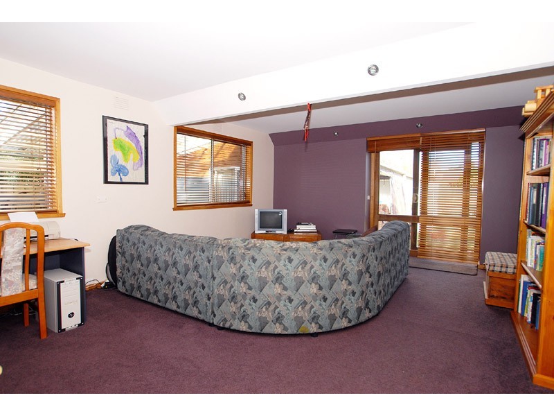 132 Lomond Avenue, Kilsyth VIC 3137