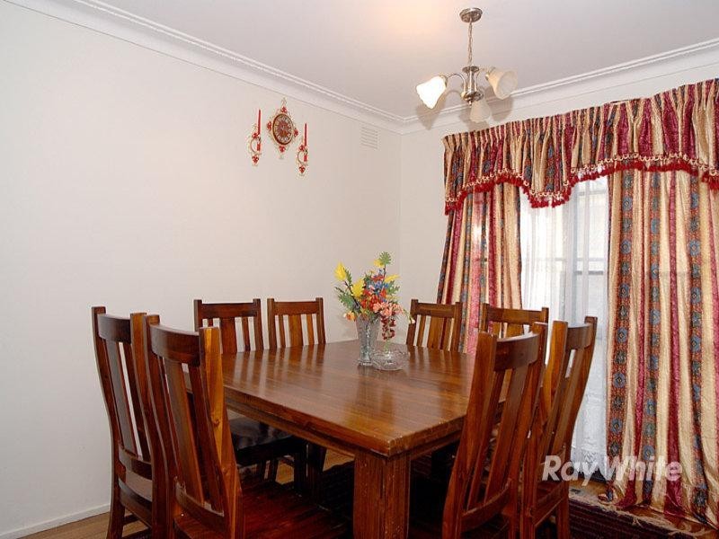 3 Howson Close, Endeavour Hills VIC 3802