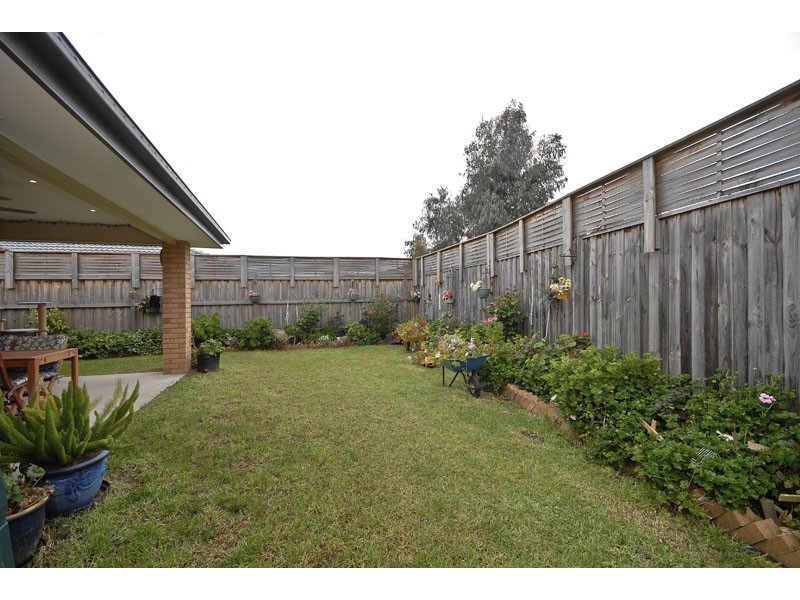 39 Paringa Drive, Ferntree Gully VIC 3156