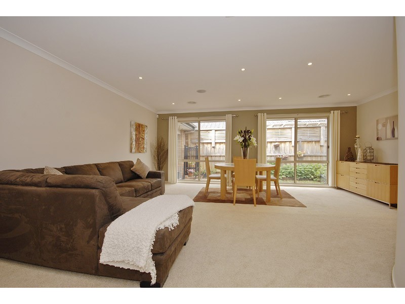 39 Paringa Drive, Ferntree Gully VIC 3156