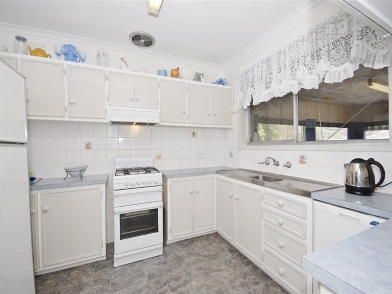 2/2 Ronald Crescent, Boronia VIC 3155