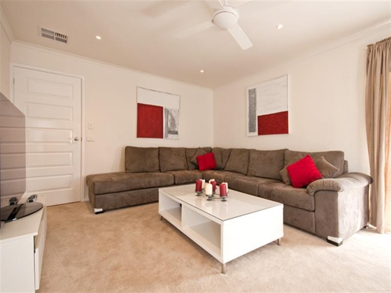 21 Zachary Hicks Crescent, Endeavour Hills VIC 3802