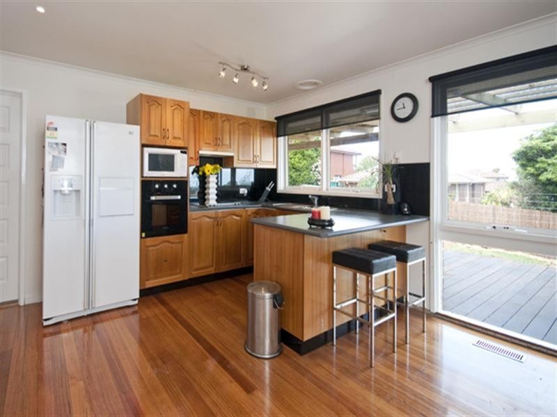 21 Zachary Hicks Crescent, Endeavour Hills VIC 3802