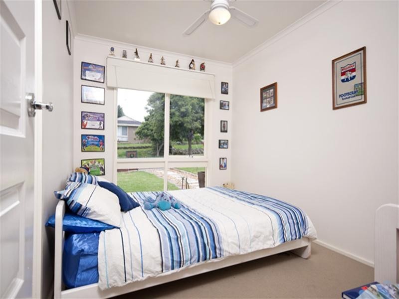 21 Zachary Hicks Crescent, Endeavour Hills VIC 3802