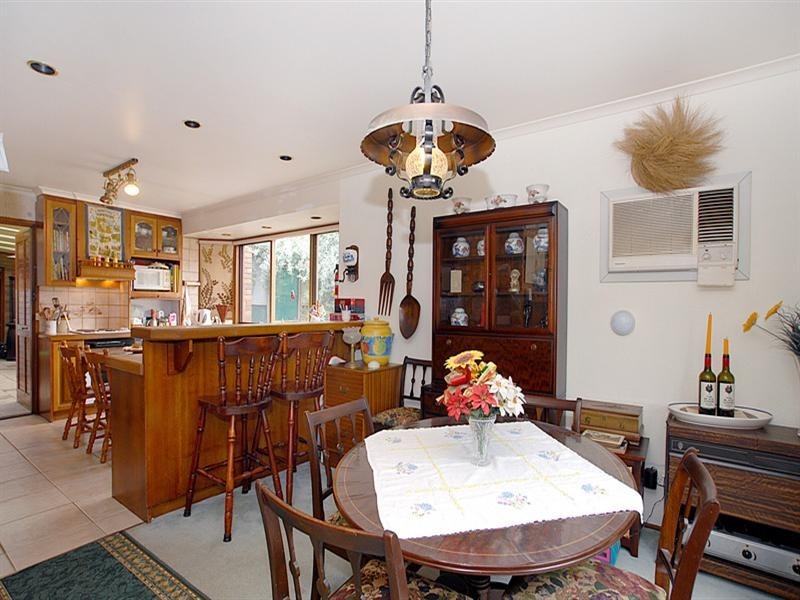 18 Joan Avenue, Ferntree Gully VIC 3156