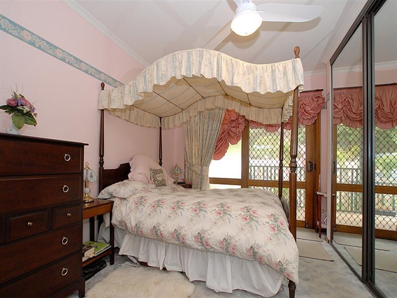 18 Joan Avenue, Ferntree Gully VIC 3156