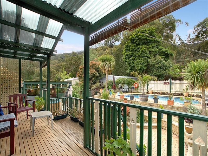 18 Joan Avenue, Ferntree Gully VIC 3156