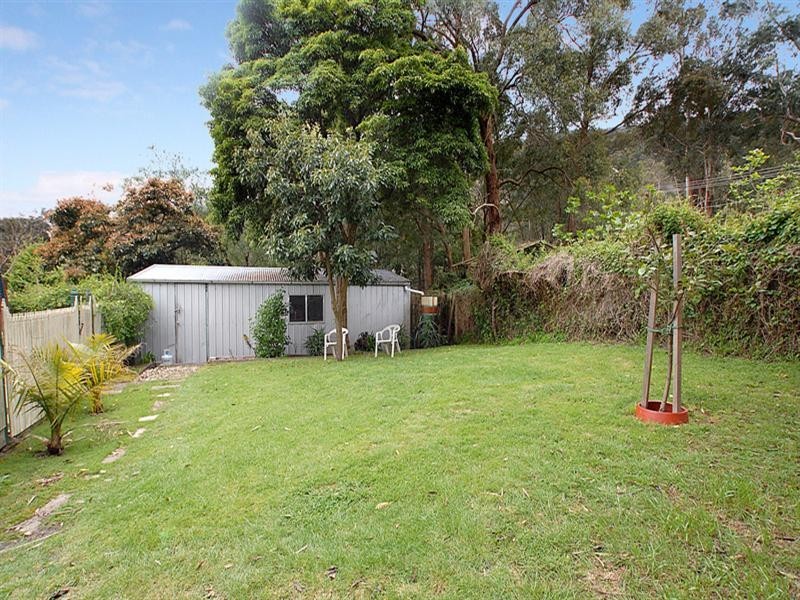 18 Joan Avenue, Ferntree Gully VIC 3156