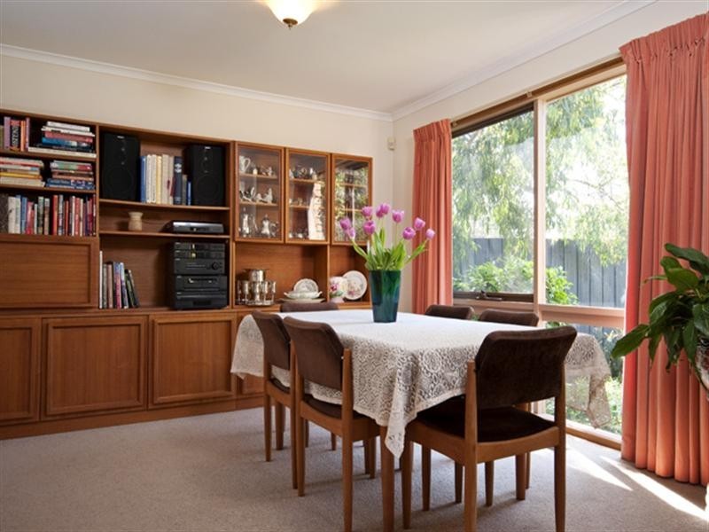 15 Foster Crescent, Knoxfield VIC 3180