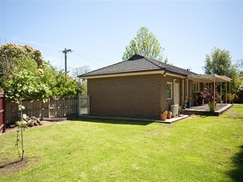 24 James Road, Ferntree Gully VIC 3156