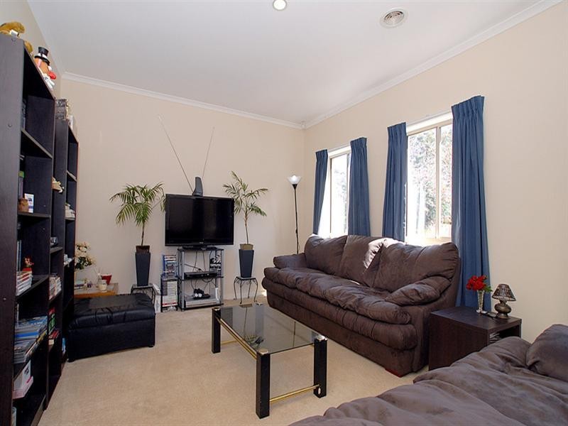 2/4 Renwick Road, Ferntree Gully VIC 3156