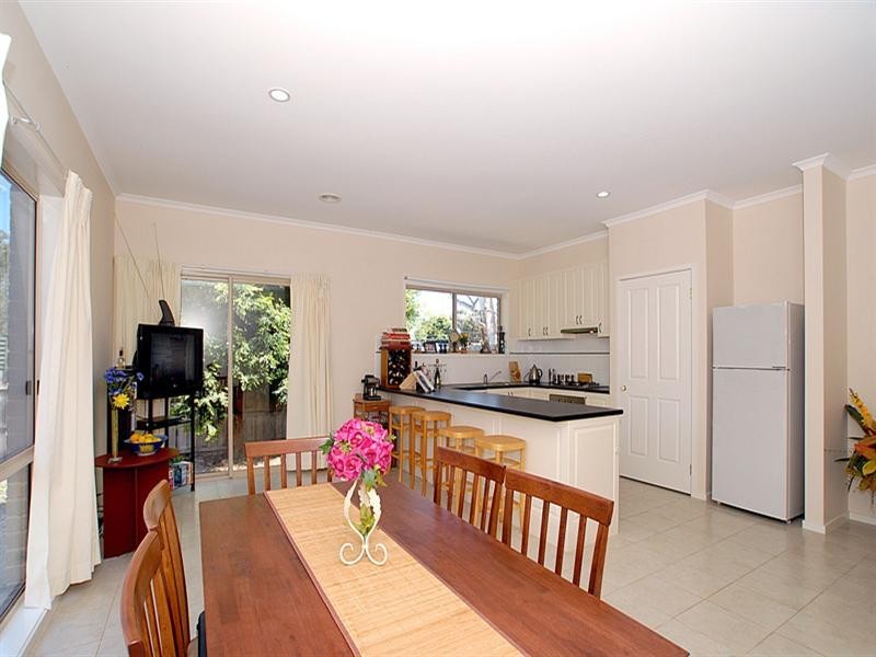 2/4 Renwick Road, Ferntree Gully VIC 3156