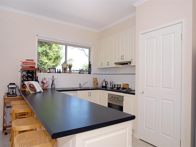 2/4 Renwick Road, Ferntree Gully VIC 3156