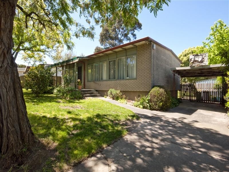 44 Johnson Drive, Ferntree Gully VIC 3156