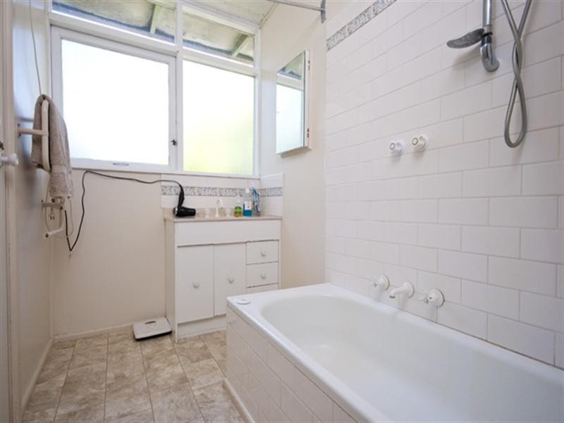 44 Johnson Drive, Ferntree Gully VIC 3156