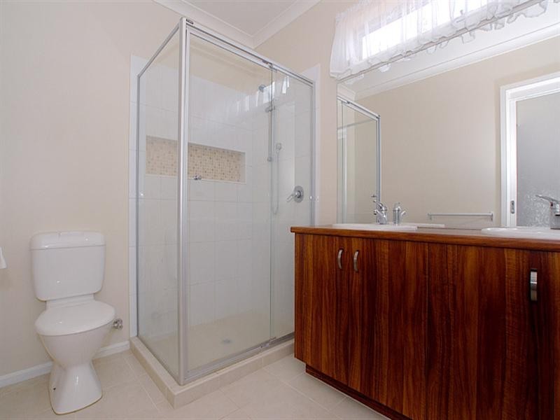 1 Maddock Drive, Cranbourne East VIC 3977